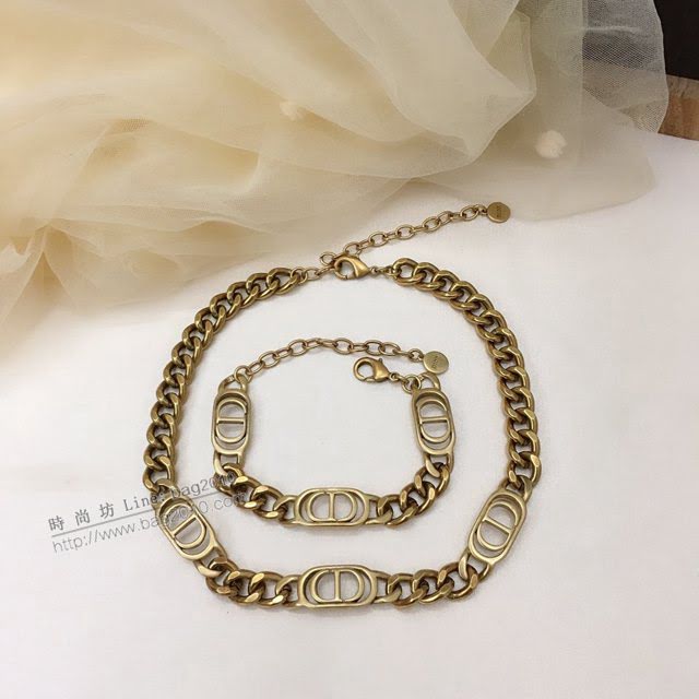 Dior飾品 迪奧經典熱銷爆款復古金色女項鏈  zgd1144
